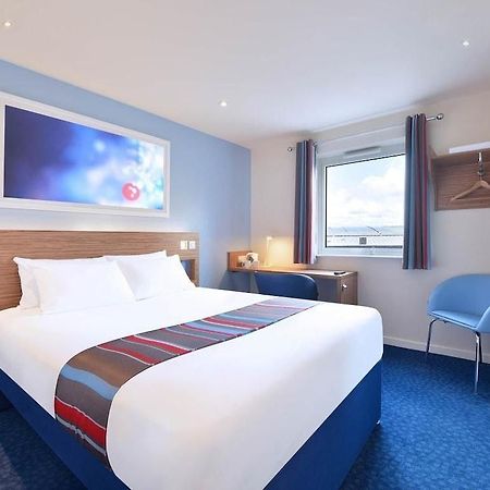 Travelodge London Ealing Esterno foto