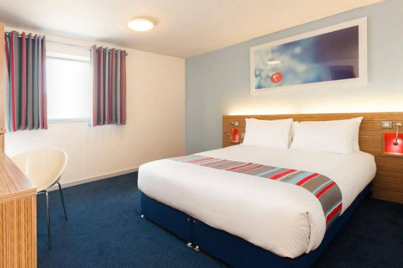 Travelodge London Ealing Esterno foto