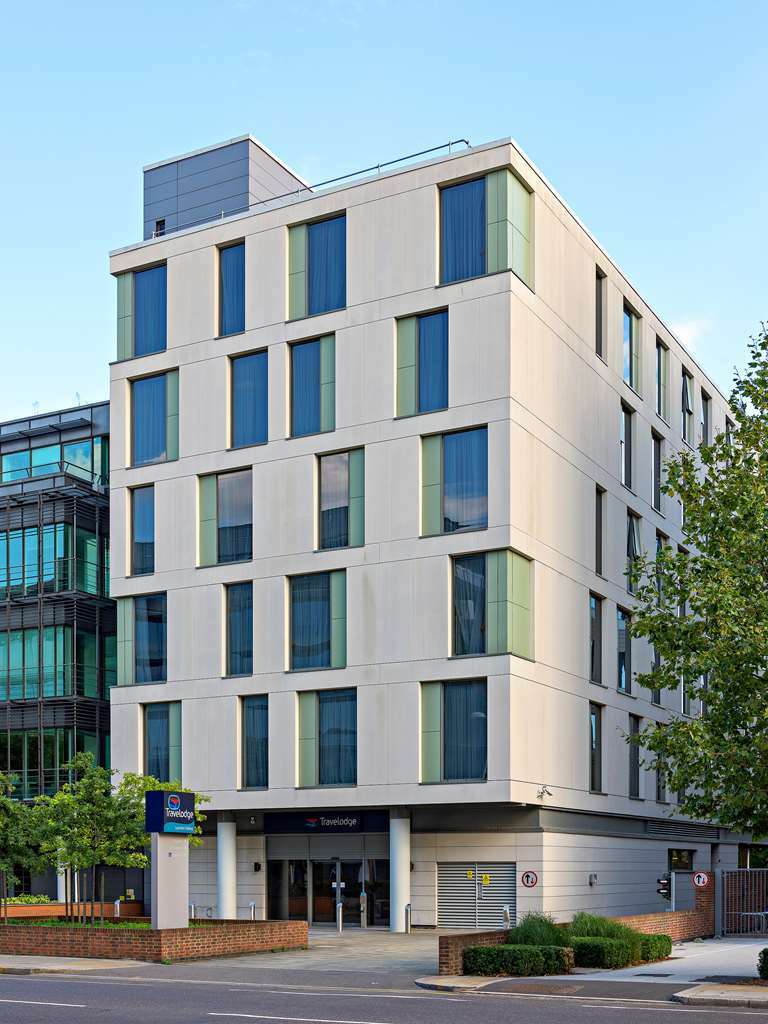 Travelodge London Ealing Esterno foto